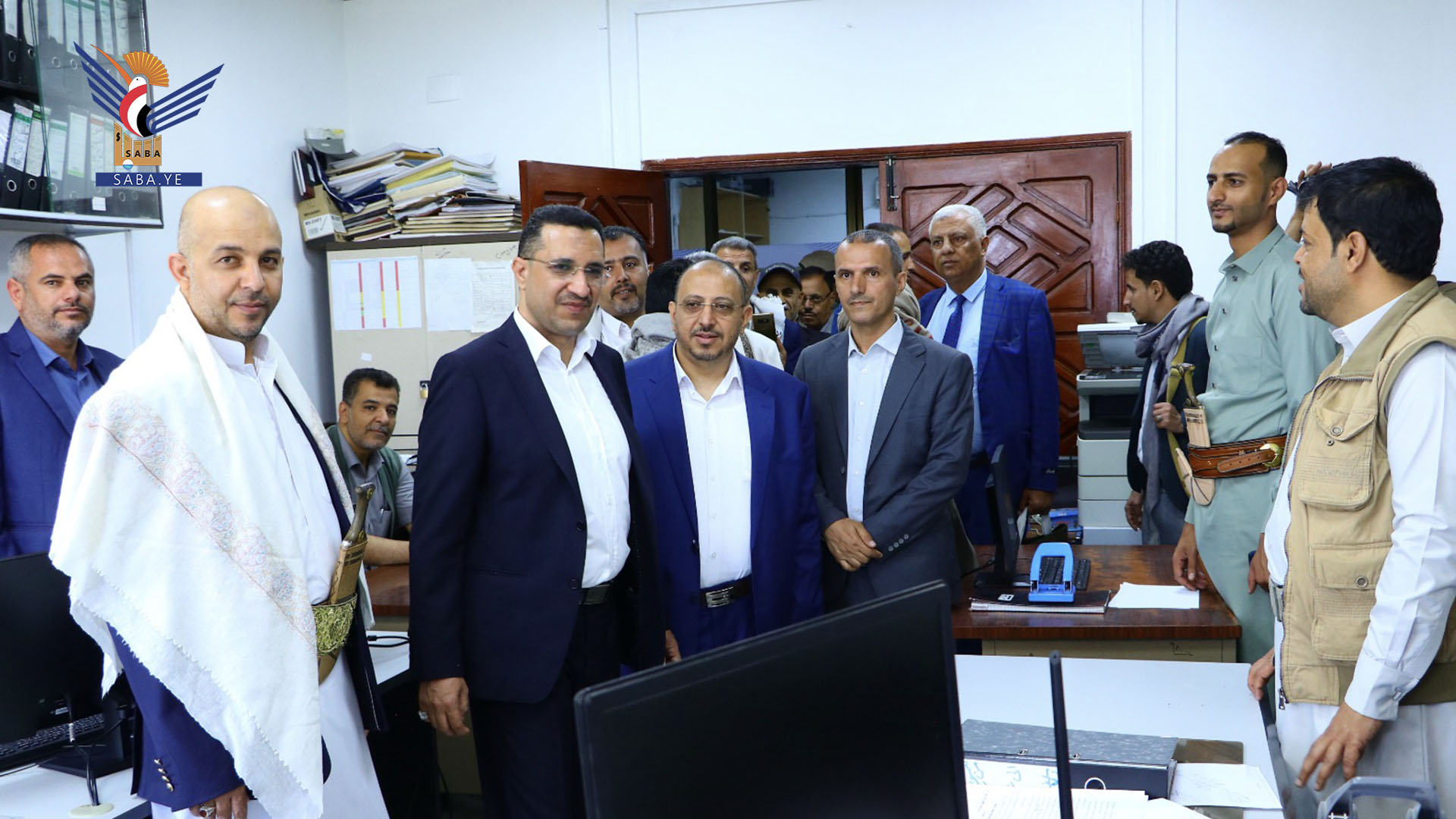 وزير الاتصالات يتفقد مستوى الانضباط الوظيفي في الوزارة والجهات التابعة لها