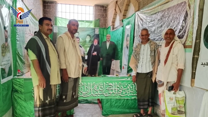 قيادات تنفيذية ومحلية تزور معرض الشهداء في مديرية المراوعة بالحديدة