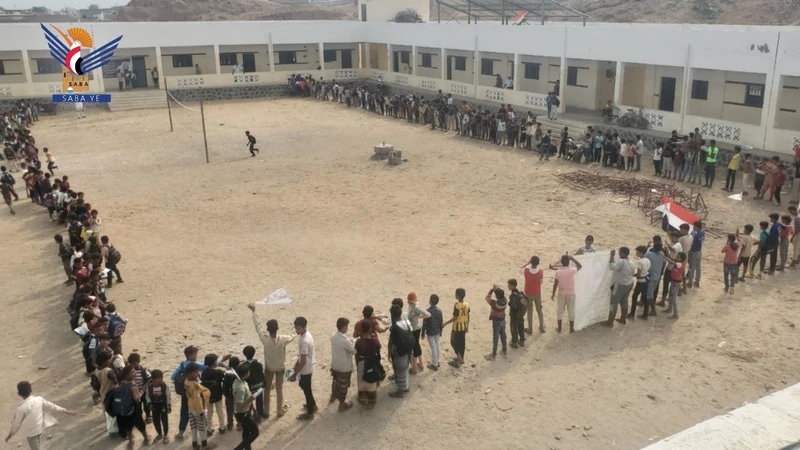 الحديدة .. وقفات طلابية في الحالي والصليف والمراوعة تنديدًا بالإساءة للقرآن الكريم