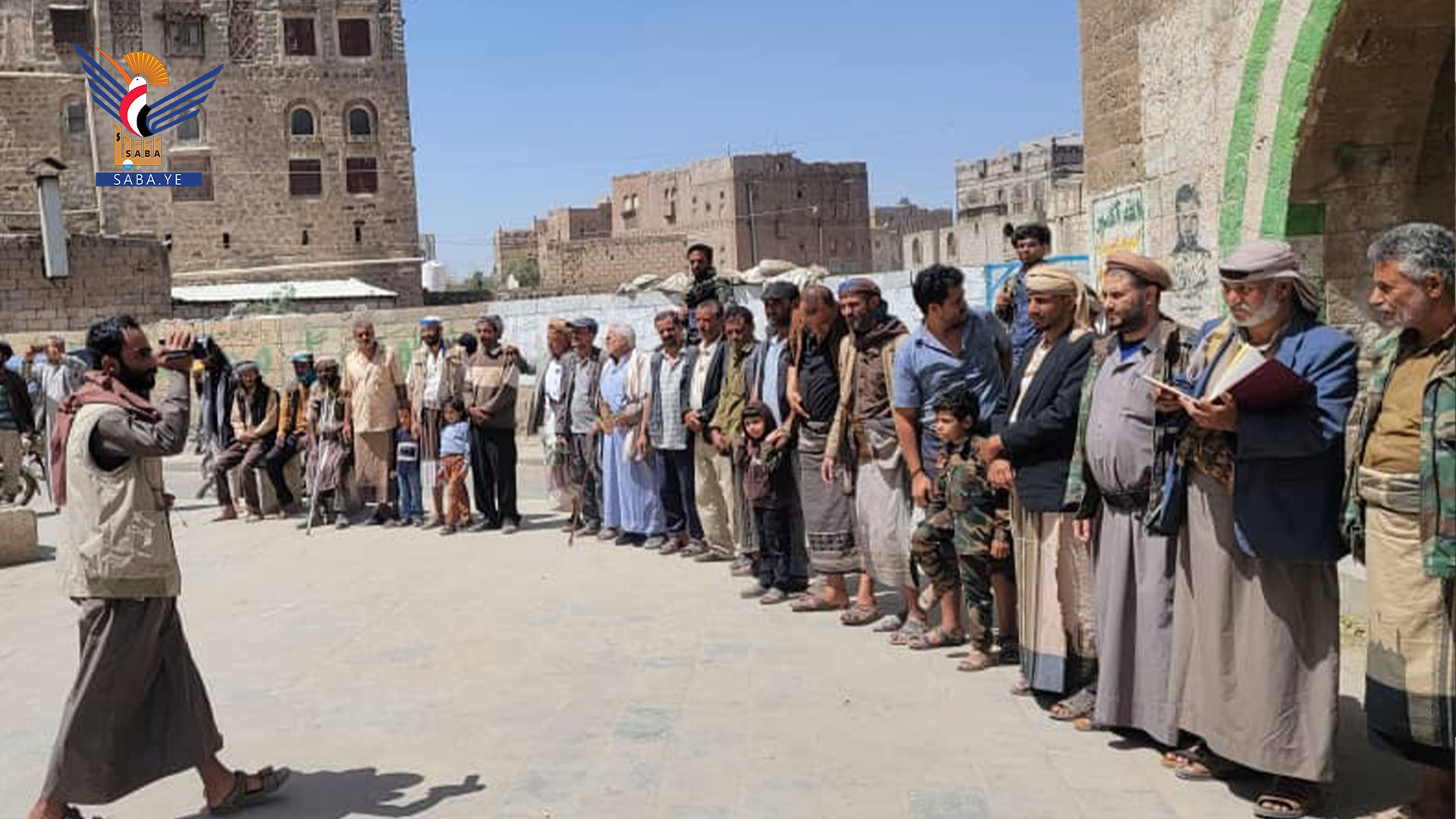 البيضاء.. وقفة قبلية لأبناء مربع القلعة بمدينة رداع إعلاناً للنفير والبراءة من الخونة