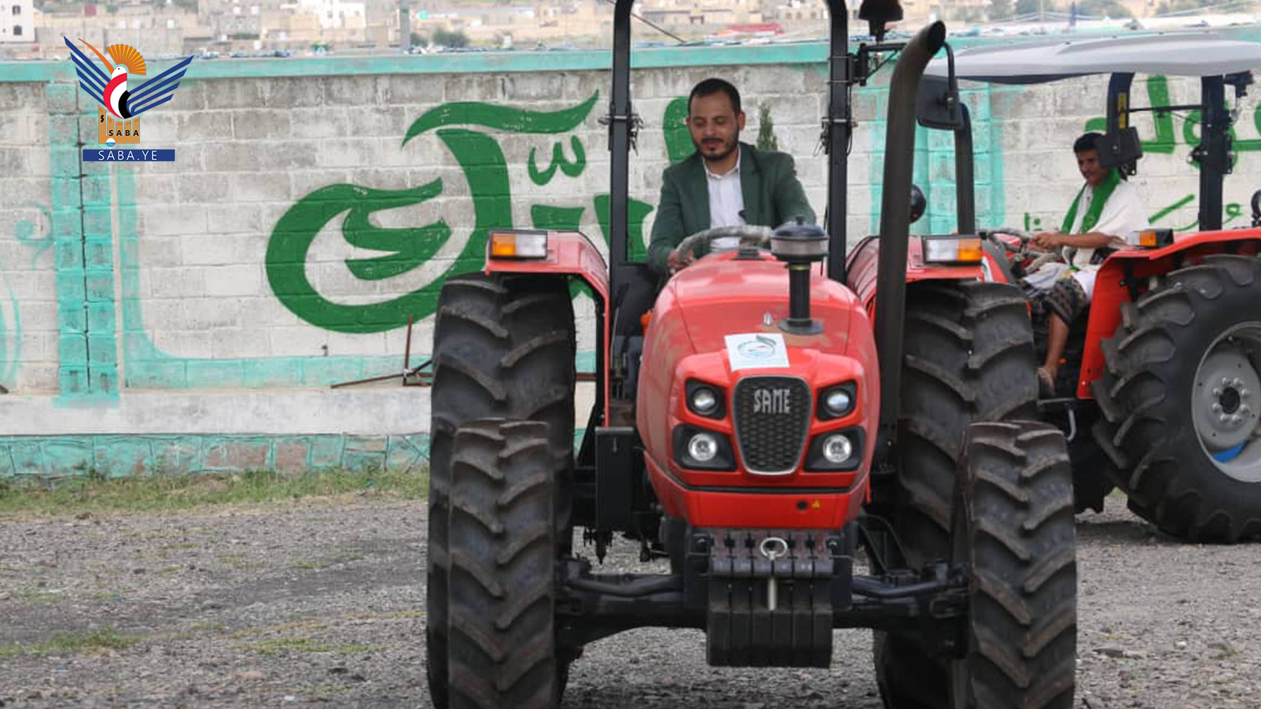 تعز.. وحدة التمويل الزراعية والسمكية تدشن مشروع توريد الحراثات والحصادات