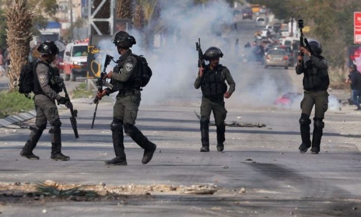 إصابة فلسطينيين برصاص العدو الإسرائيلي شمال القدس
