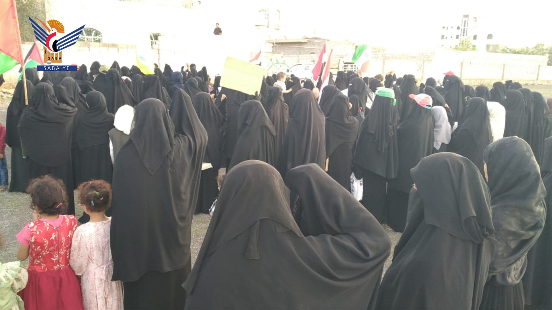  وقفة للهيئة النسائية بتعز بذكرى مجزرة تنومة بحق الحجاج اليمنيين