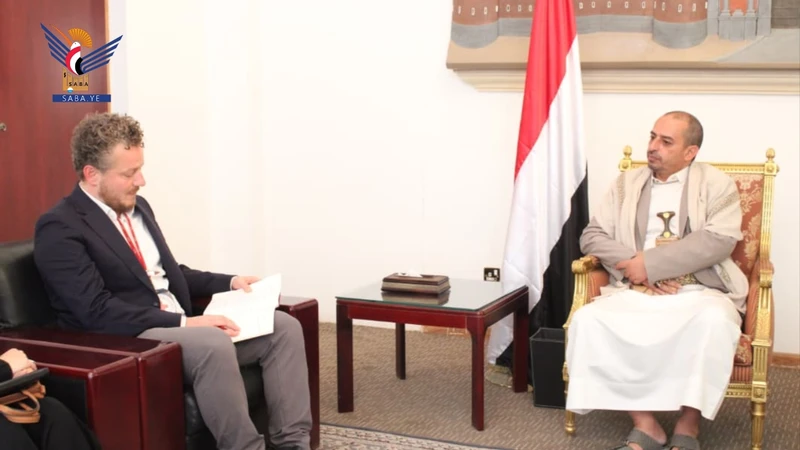 نائب وزير الخارجية يلتقي نائب مدير بعثة اللجنة الدولية للصليب الأحمر