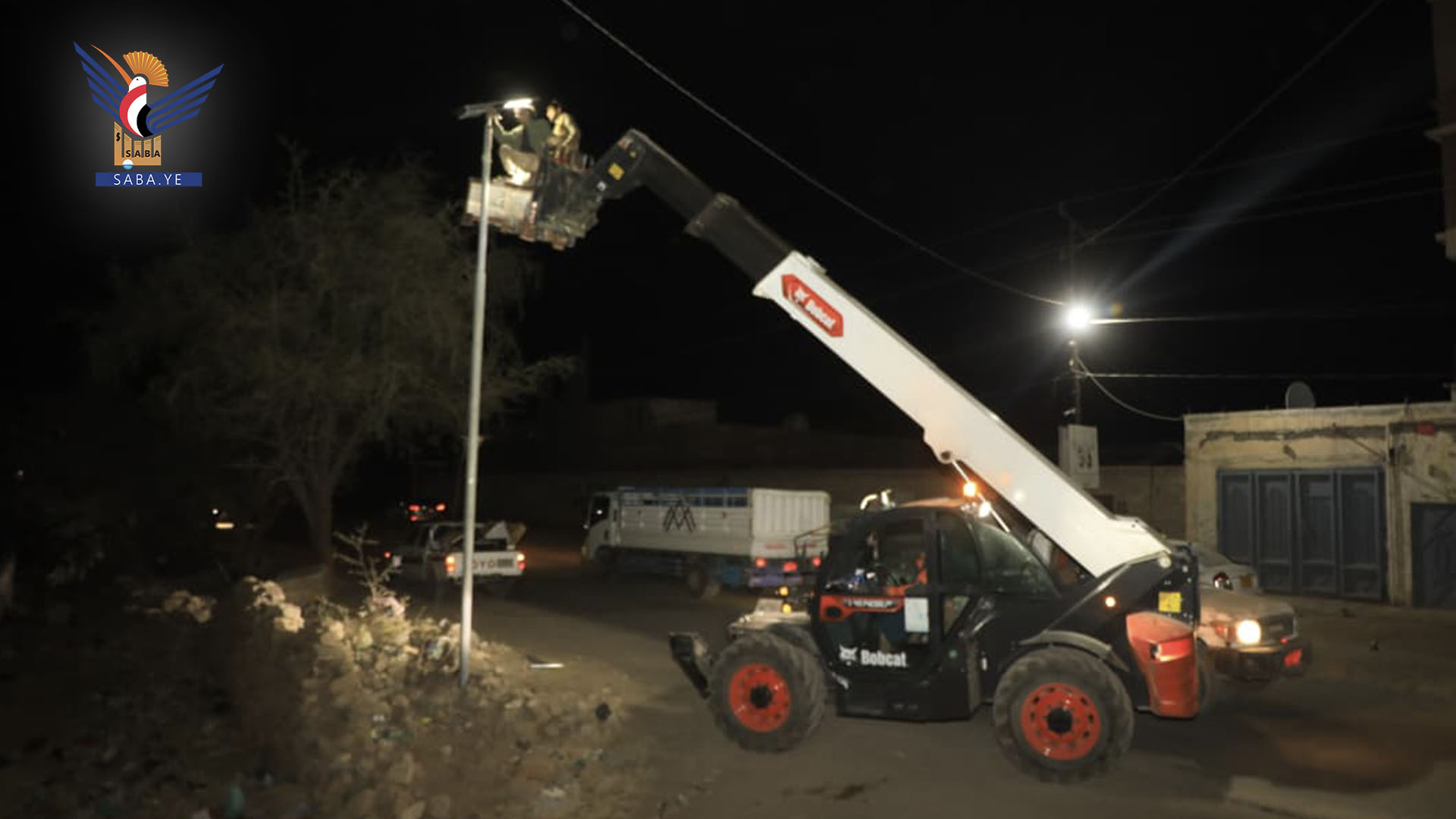 مبادرة رسمية ومجتمعية لإنارة وتأهيل طريق قرية القابل في مديرية بني الحارث بالأمانة