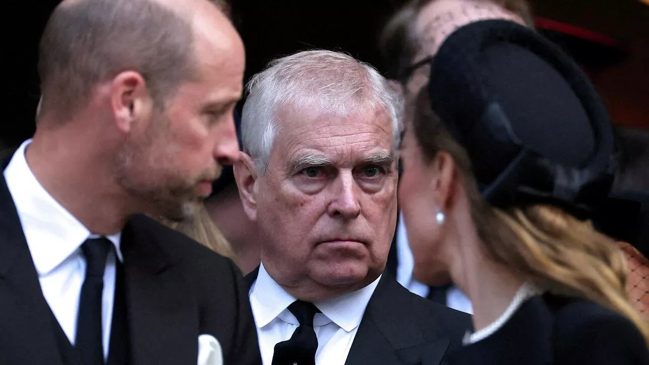 لندن: تفتيش منزل أندرو وندسور على خلفية علاقته بإبستين