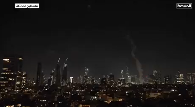 إيران تبدأ الرد على العدوان الصهيوني بإطلاق مئات الصواريخ إلى الأراضي المحتلة