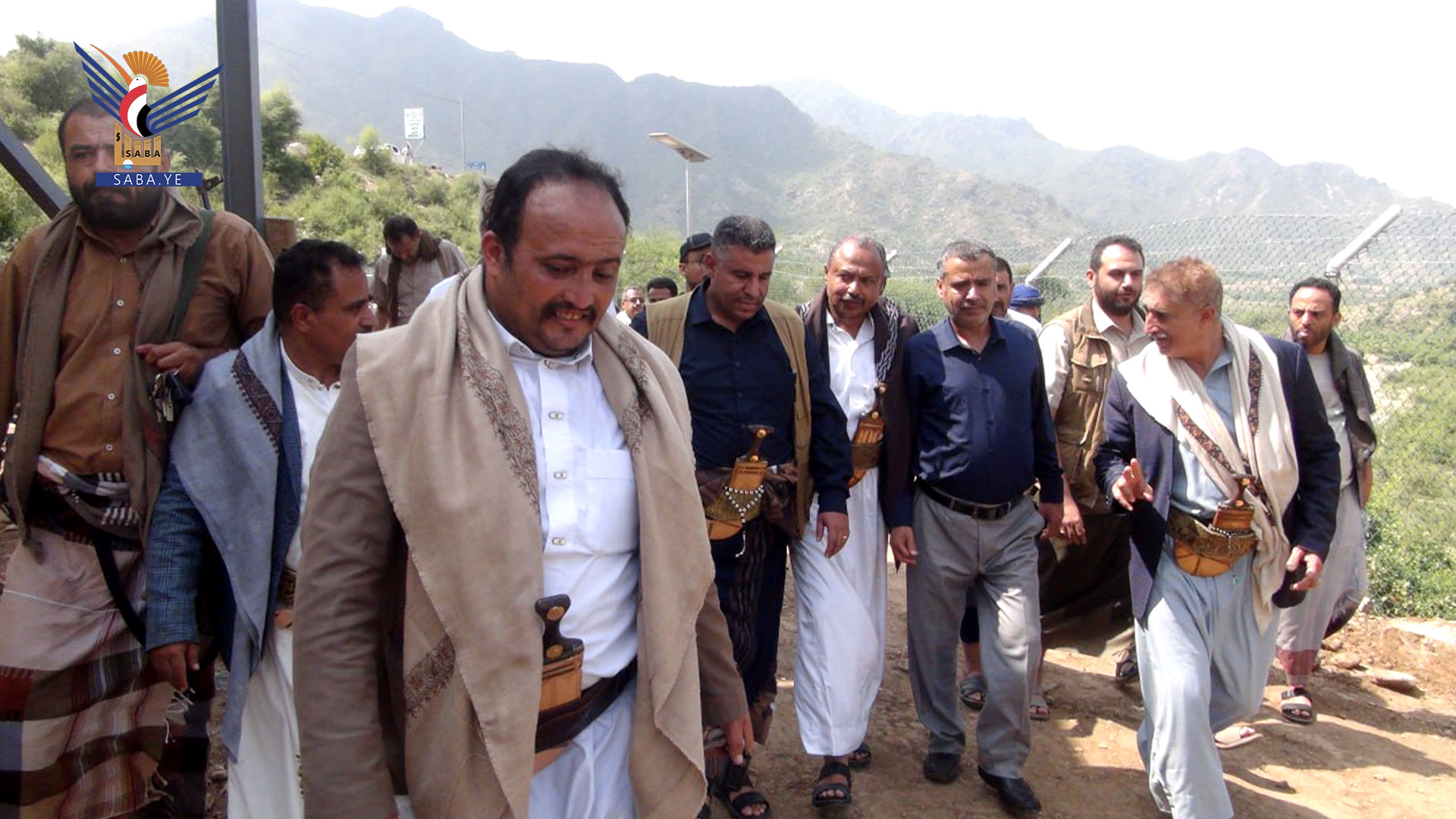 وزير الكهرباء والمياه يطلع على مشروع مياه الجبين في ريمة