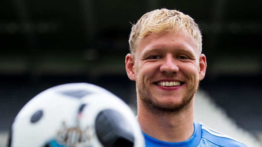 نيوكاسل الإنجليزي يضم الحارس الدولي آرون رامسديل