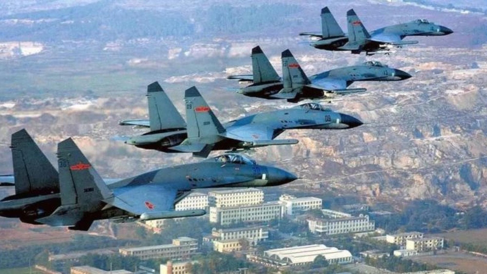 تايوان ترصد 35 طائرة حربية صينية حول الجزيرة