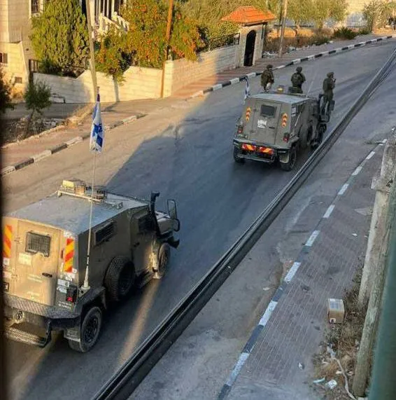 العدو الإسرائيلي يقتحم مخيم الجلزون.. ومستوطنون يهاجمون قرية برقا شرق رام الله