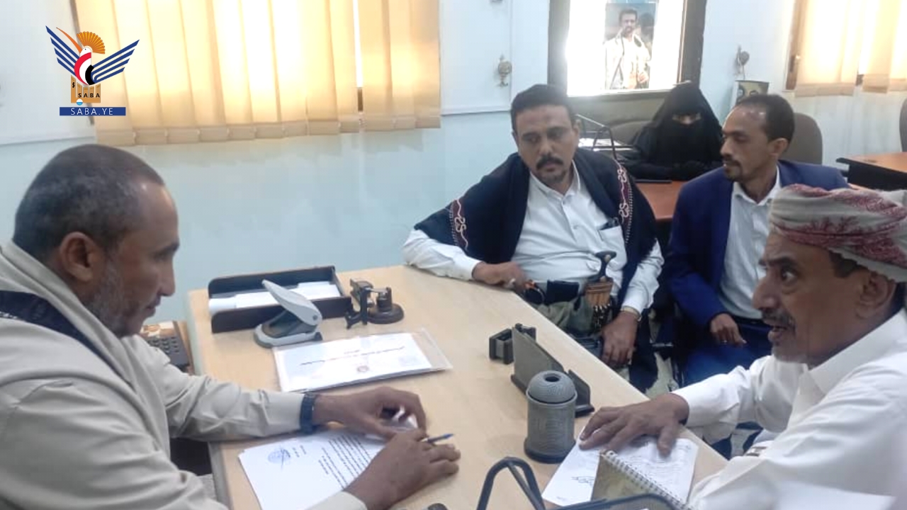 محافظ الحديدة يطلّع على أداء مكتب هيئة حقوق الإنسان بالمحافظة