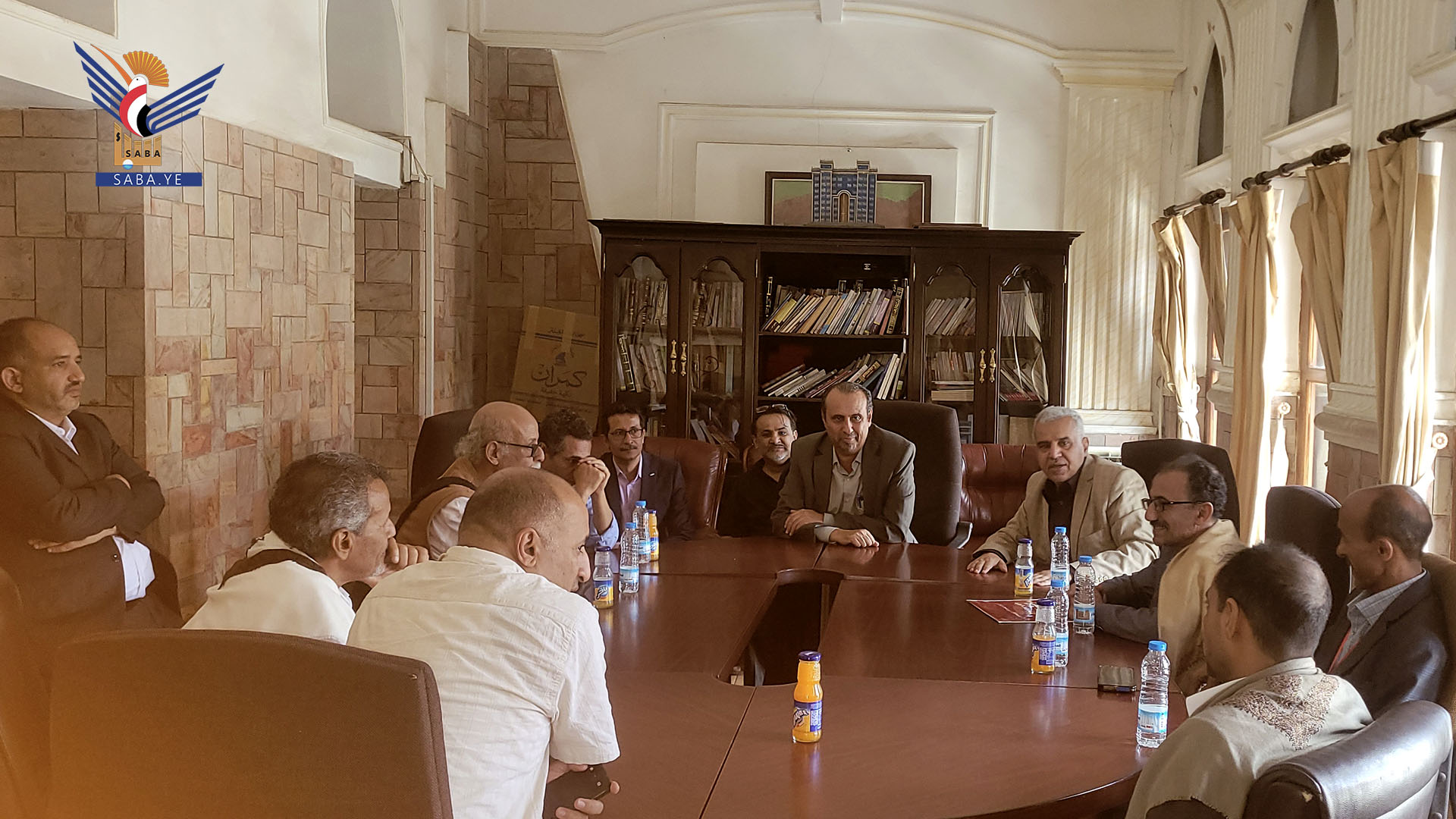 وزير الثقافة والسياحة يؤكد على أهمية الدور التنويري للمثقفين والأدباء