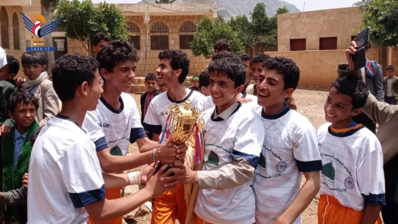 اختتام بطولة الرسول الأكرم لكرة القدم في مديرية السودة بعمران اختتام بطولة الرسول الأكرم لكرة القدم في مديرية السودة بعمران