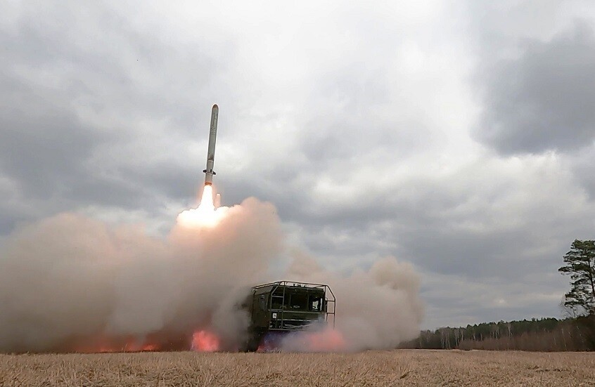 الدفاع الروسية: تدمير شاحنات أوكرانية محملة بمسيرات جوية في مقاطعة تشيرنيهيف