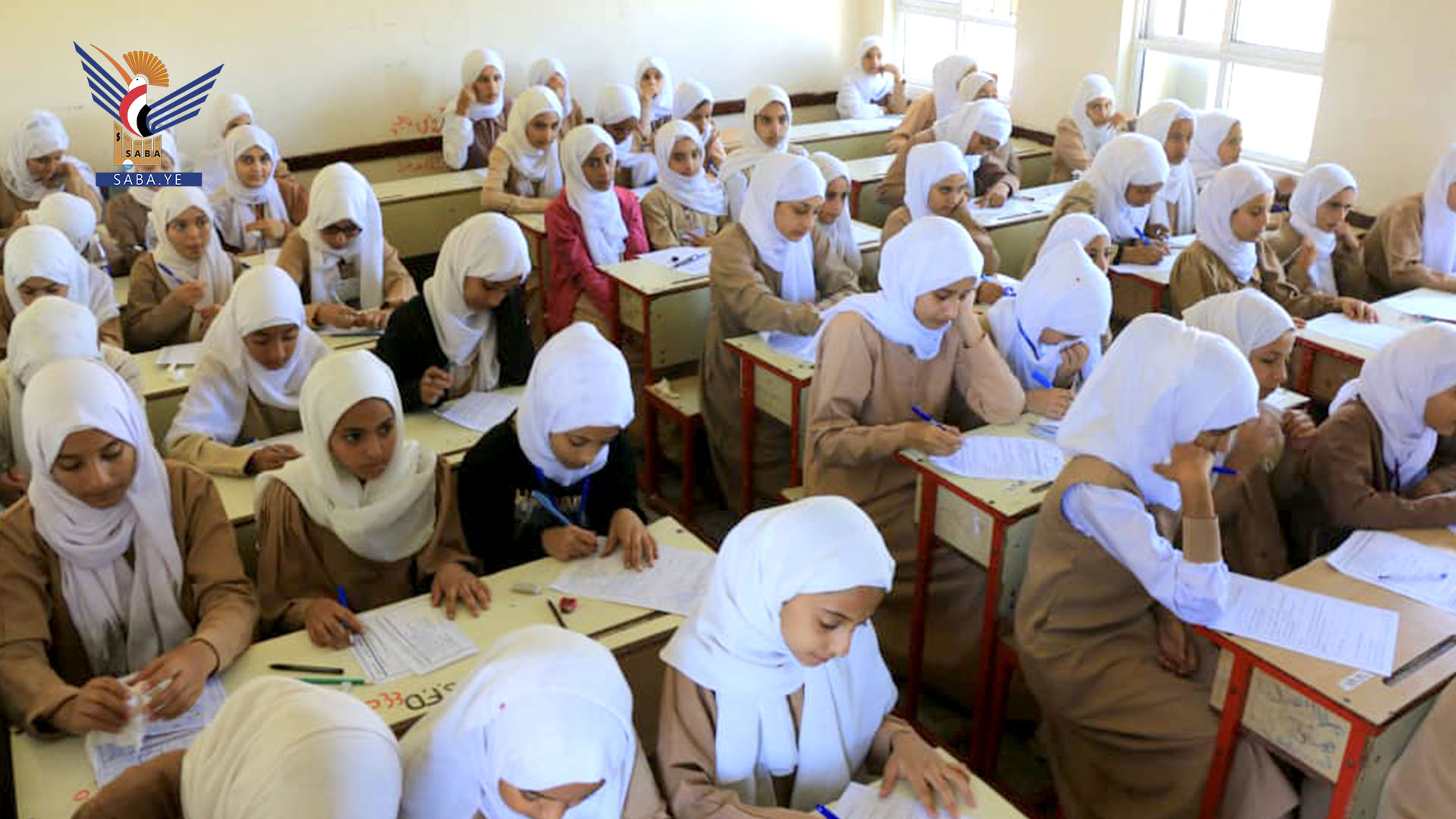 تدشين اختبارات الفصل الأول لصفوف النقل الأساسية والثانوية في تعز