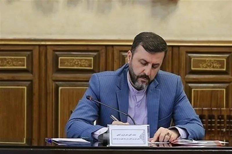 غريب‌ آبادي:  إيران وعُمان الدولتان الساحليتان الوحيدتان لمضيق هرمز