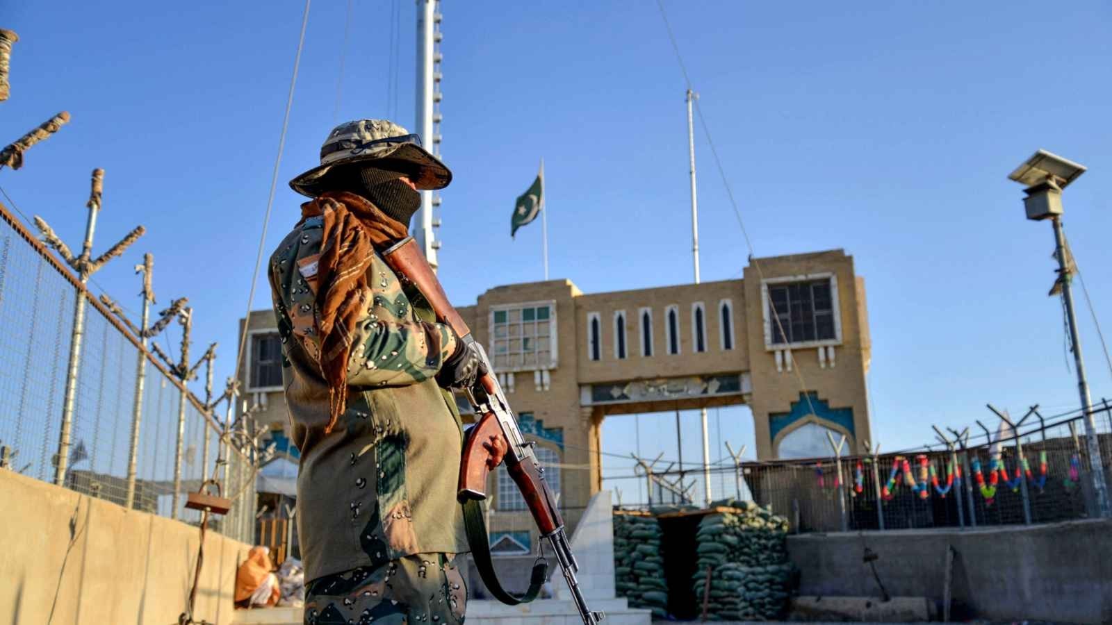 مقتل 6 جنود باكستانيين في هجوم مسلح قرب حدود أفغانستان