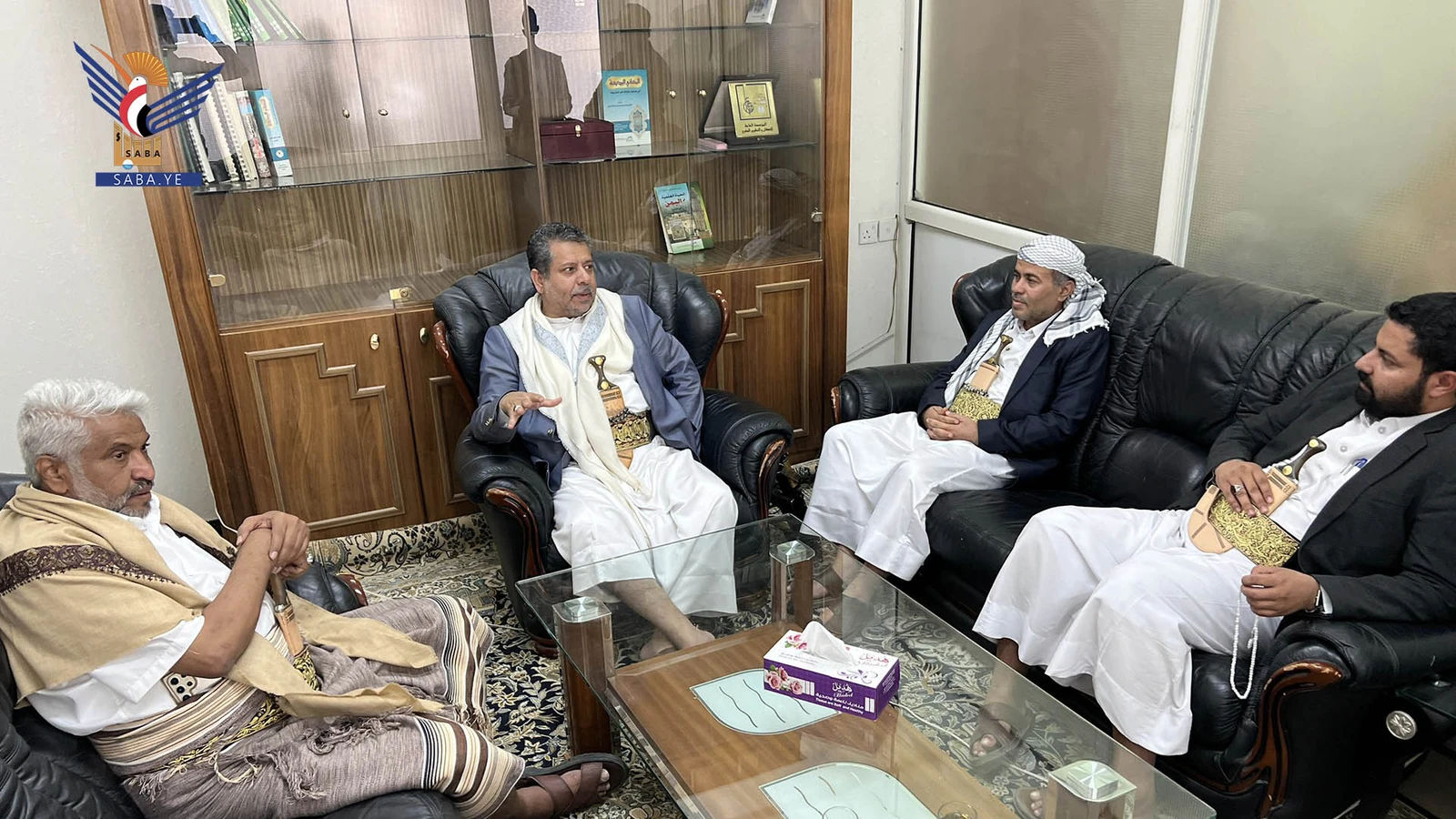 اجتماع بوزارة النقل والأشغال يناقش احتياجات محافظة عمران من مشاريع الطرق