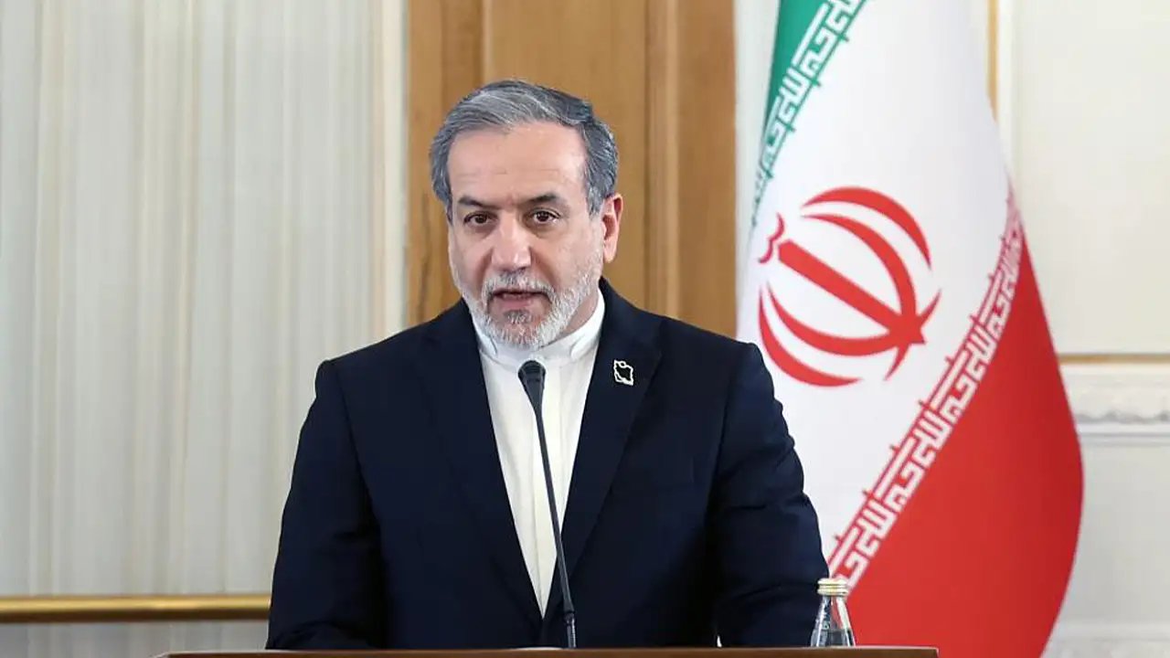 وزير الخارجية الإيراني يجدد إدانته للعدوان الأمريكي على اليمن