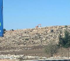 العدو الصهيوني يشق طريق ويقتحم مناطق ببيت لحم ويغلق مداخل بلدة بيت أمر