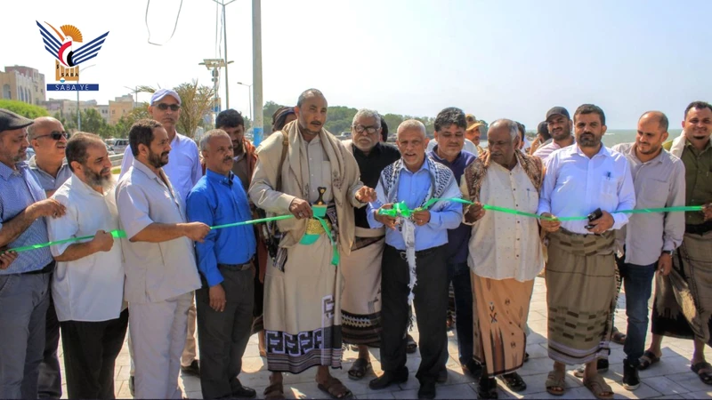 محافظ الحديدة يفتتح المرحلة الثانية ويدشّن المرحلة الثالثة من مشروع تأهيل وتطوير كورنيش الساحل