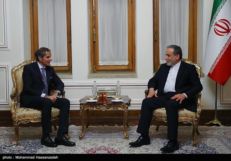 عراقجي يستقبل مدير الوكالة الدولية للطاقة الذرية في طهران