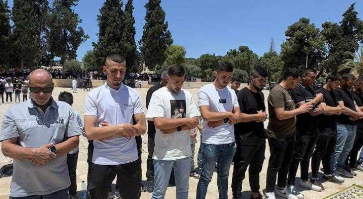 نحو 30 ألفا يؤدون صلاة الجمعة في المسجد الأقصى​