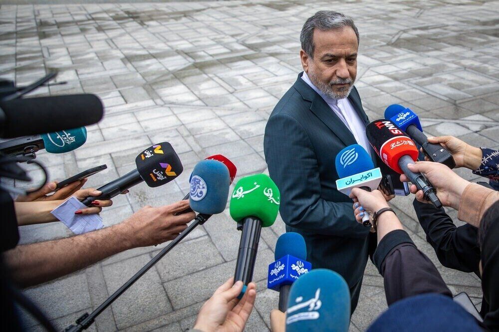 وزير الخارجية الايراني: ملف المفاوضات غير المباشرة لا يزال مفتوحا