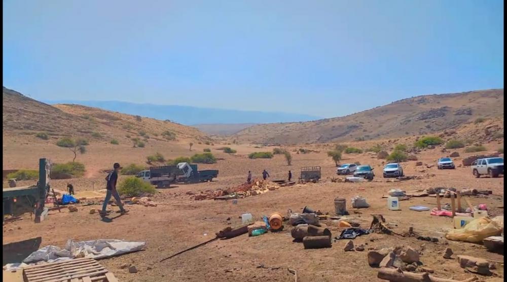 عائلتان فلسطينيتان ترحلان قسرًا عن مساكنهما بالأغوار بسبب اعتداءات المستوطنين