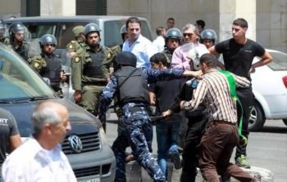 لجنة أهالي المعتقلين السياسيين الفلسطينيين: أجهزة السلطة تمارس أساليب قاسية بحق المعتقلين