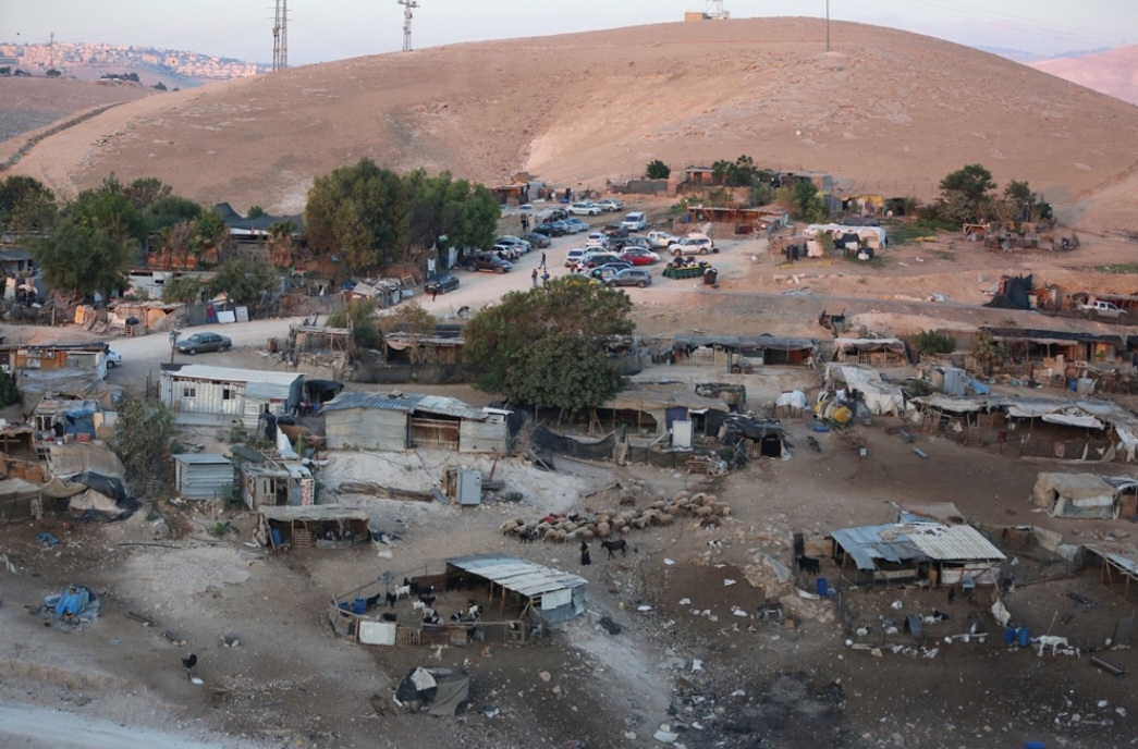 الاتحاد الأوروبي يستنكر قرار إخلاء الخان الأحمر  شرقي القدس
