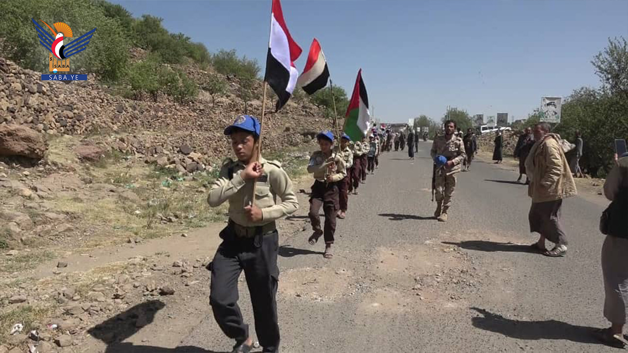 مسير لطلاب مدارس الشهداء الصيفية في مديرية الحيمة الداخلية