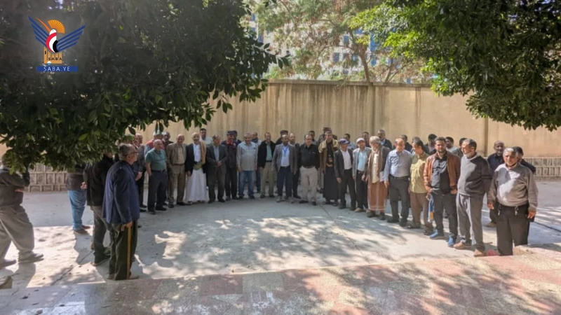 المؤسسة اليمنية العامة للنفط والغاز تنظم وقفة تنديداً بالإساءة الأمريكية للقرآن الكريم