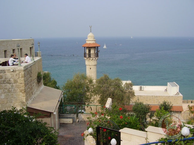 الإرهابي "بن غفير" يدفع بقانون جديد يستهدف الأذان في المساجد