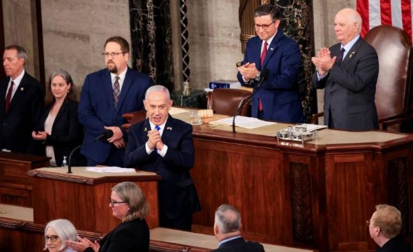 الفضيحة تتكشف.. "الكونغرس" استعان بموظفين مهمتهم التصفيق والتصفير خلال خطاب نتنياهو