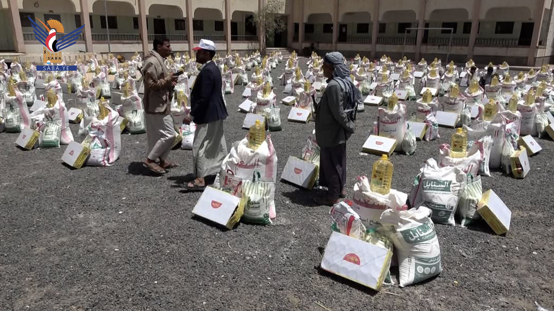 مؤسسة بنيان تدشن توزيع 905 سلة غذائية للأسر الفقيرة بمدينة عمران