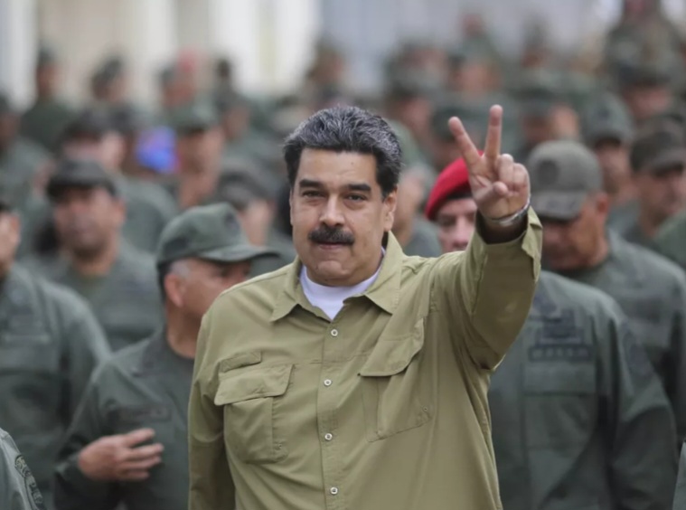 روسيا: اعتقال أمريكا للرئيس الفنزويلي وزوجته "عملاً من أعمال قطاع الطرق"