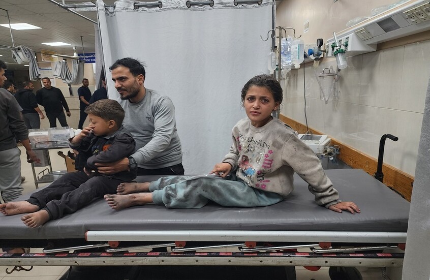 الصحة بغزة: نقص حاد في الأدوية والمستلزمات الطبية يهدد حياة المرضى