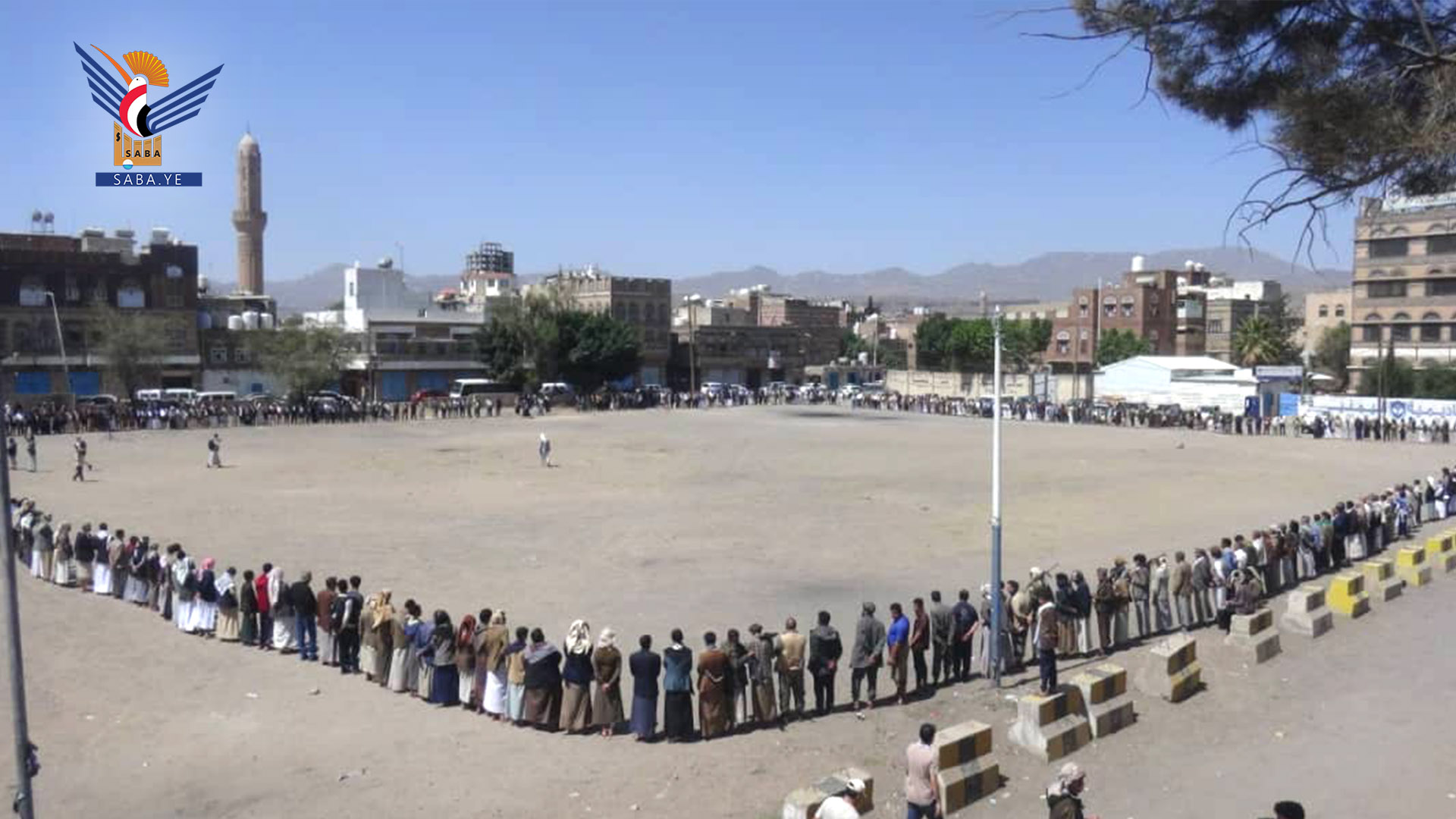 وقفة في مديرية الوحدة لإعلان وثيقة الشرف القبلي والنفير لمواجهة التصعيد الأمريكي