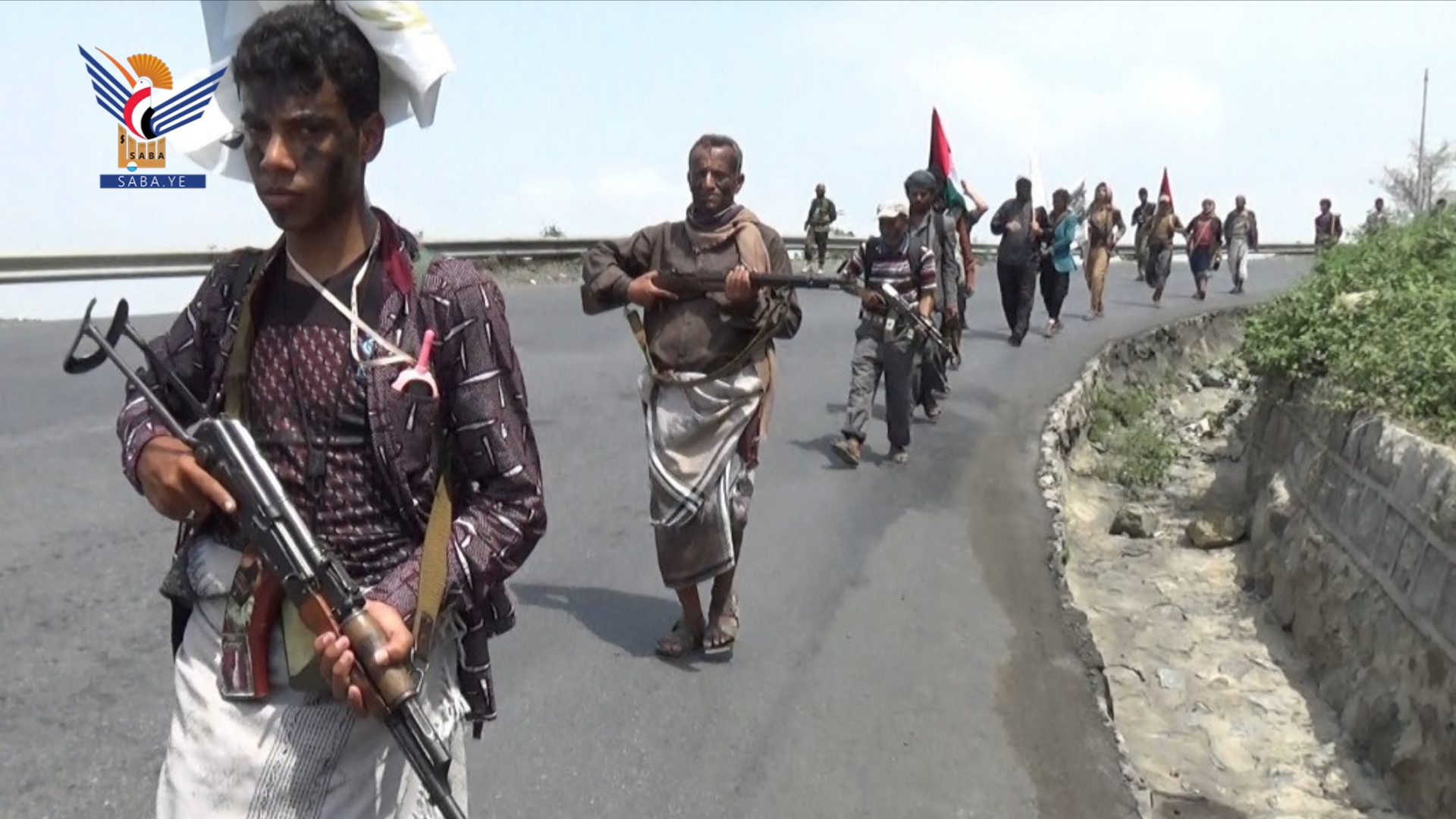 مسير ومناورة لخريجي دورات طوفان الأقصى في مركز محافظة حجة