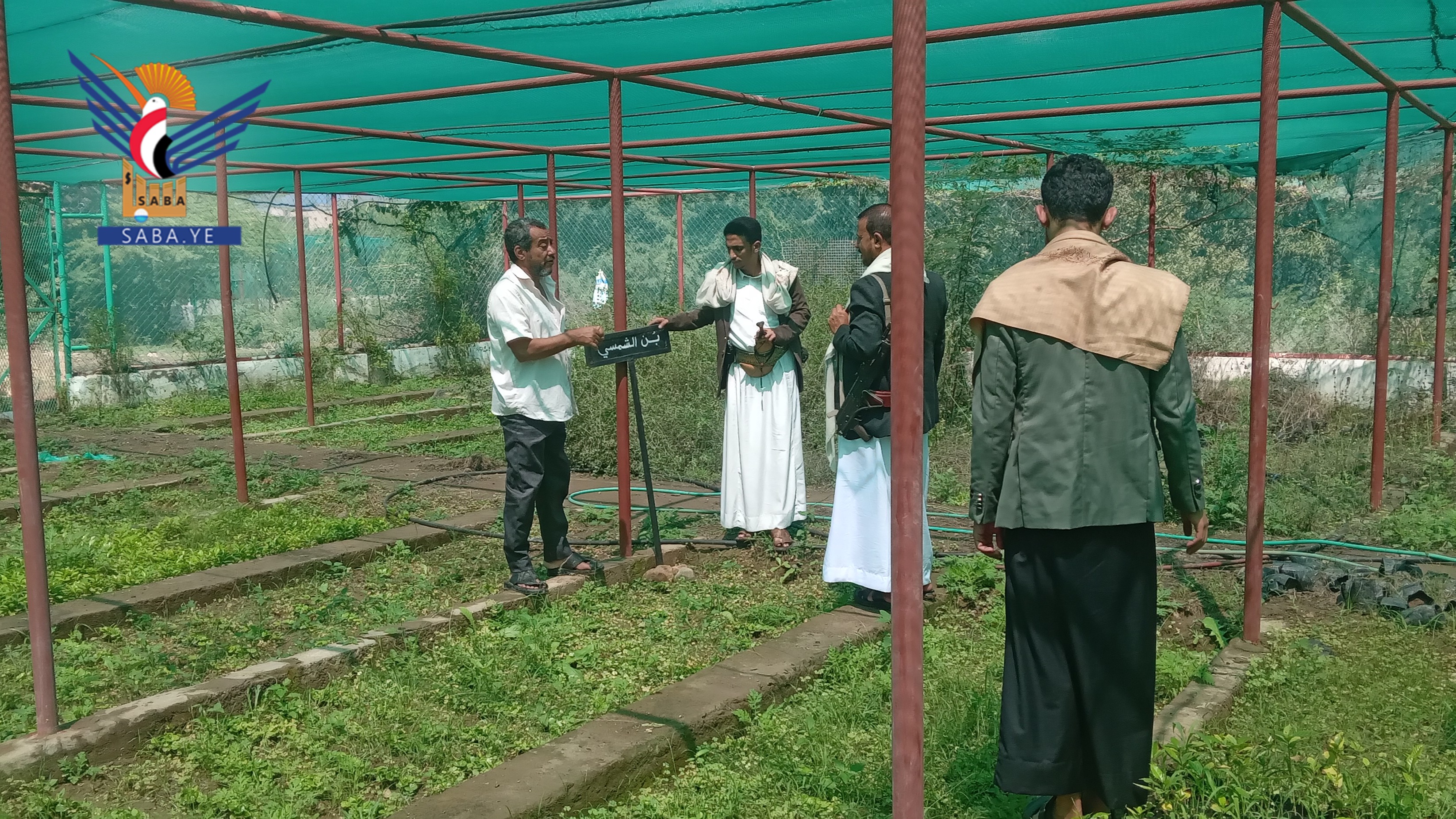 تفقد سير العمل في مشتل ورزان الزراعي بمديرية خدير في تعز 