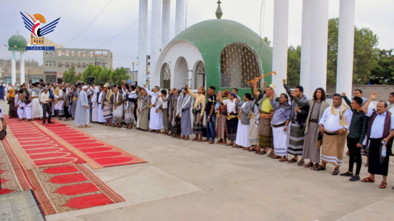 وقفات حاشدة في الحديدة عقب صلاة عيد الأضحى استجابة لدعوة قائد الثورة