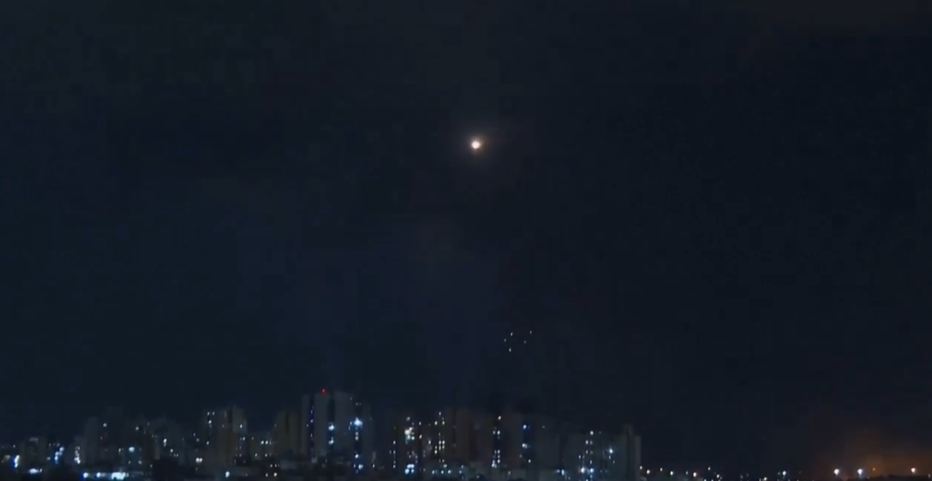 إعلام العدو: صفارات الإنذار تدوي في مناطق واسعة جنوب ووسط الأراضي الفلسطينية المحتلة