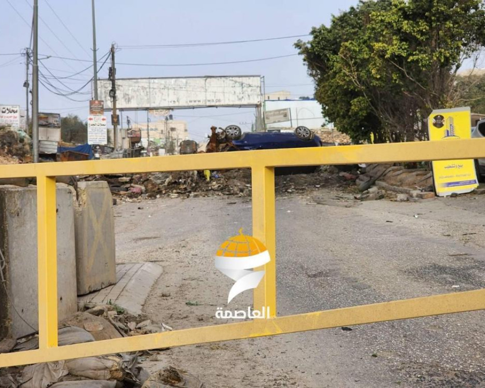 العدو الإسرائيلي يقتحم العيسوية ويداهم منزلين ويواصل حصار وإغلاق حزما شمال شرق القدس لليوم الثاني