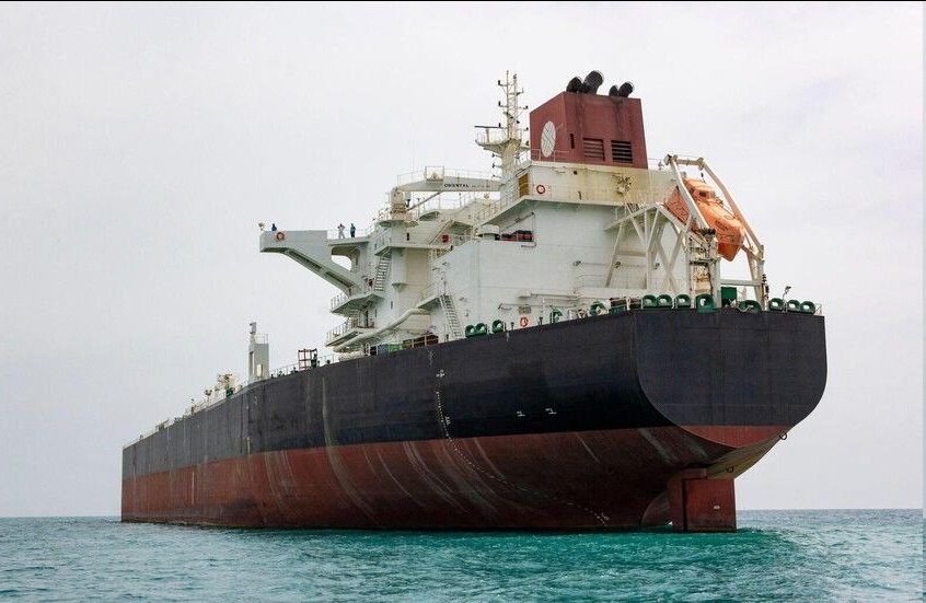 البحرية الإيرانية تنفي تقارير عن اختطافها ناقلة نفط قرب ميناء جاسك