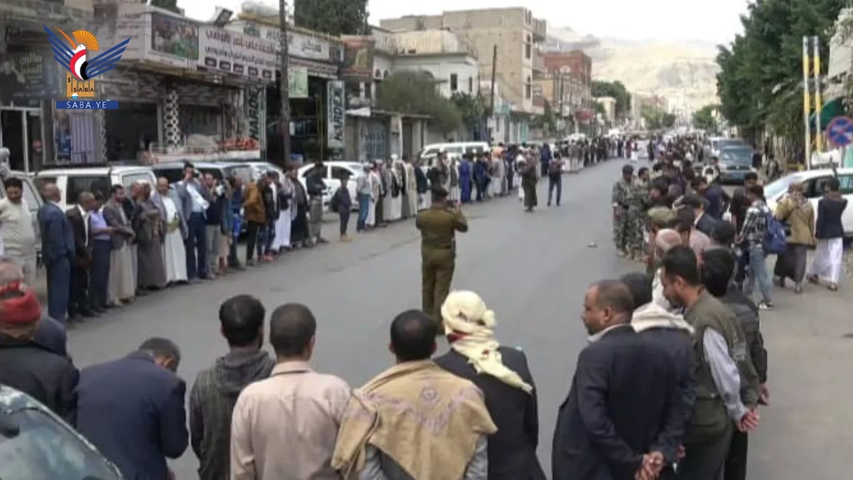 أمانة العاصمة .. وقفة لأبناء مديرية الوحدة احتفاء بثورة 21 سبتمبر ودعما للقوات المسلحة