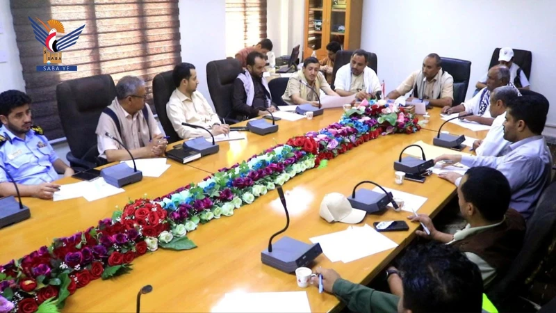 مناقشة خطط الزكاة ومشاريع الإحسان وتقارير أداء القطاعات الخدمية بالحديدة