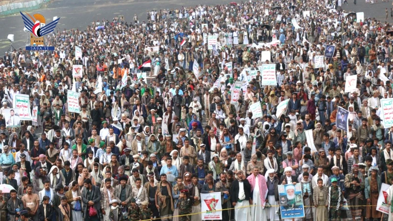 92 ساحة في تعز تحت شعار " طوفان عامان من الجهاد والتضحية حتى النصر"