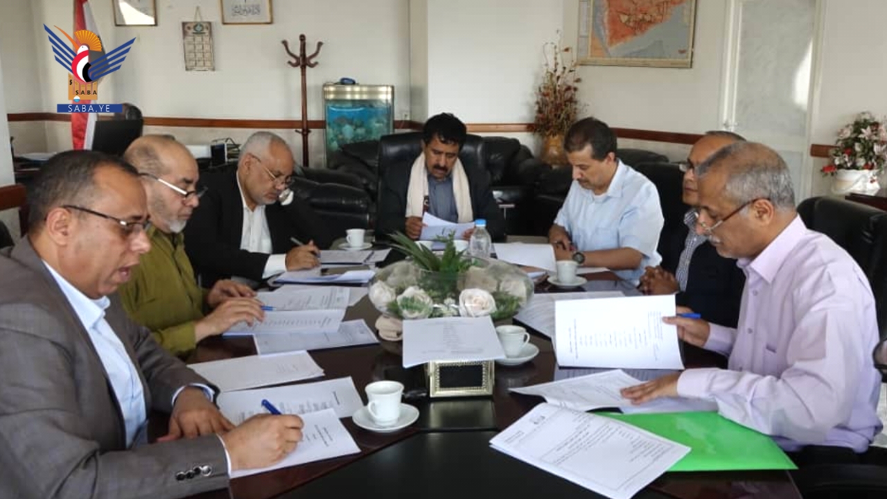 اجتماع لجنة إعداد وصياغة مشروع قانون النفط والغاز 